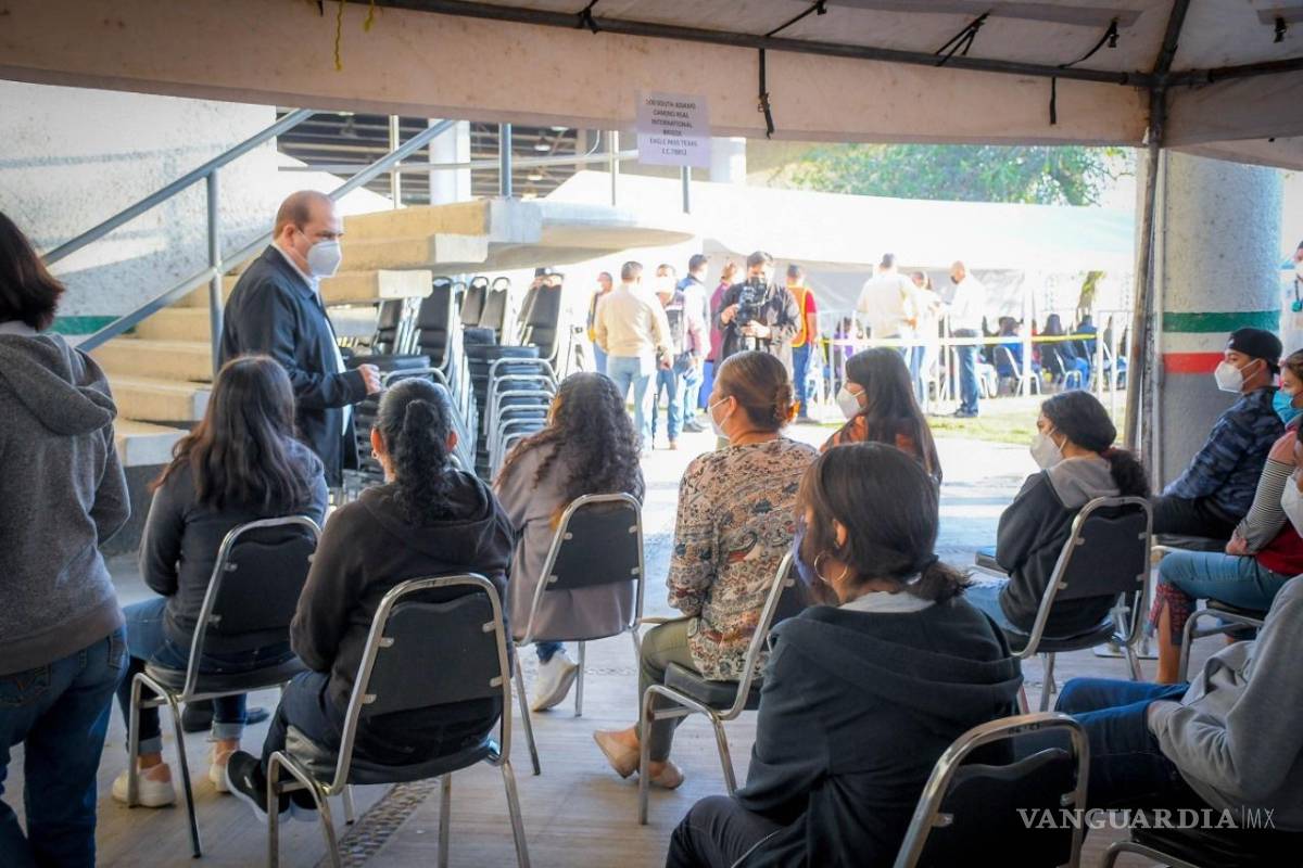 Van a Puente Internacionalpara recibir su segunda dosis