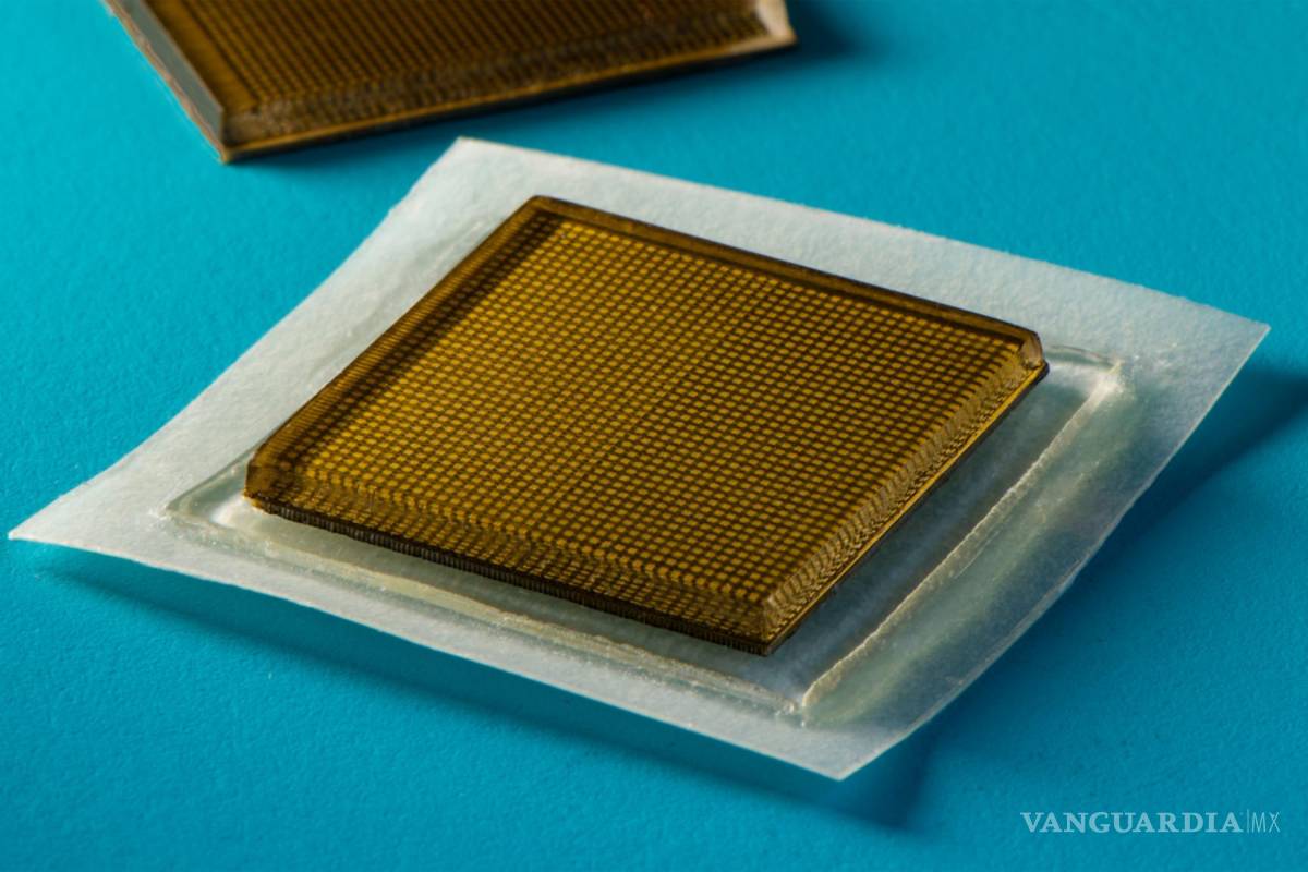 Un parche adhesivo del tamaño de un timbre postal es capaz de sacar imágenes del cuerpo