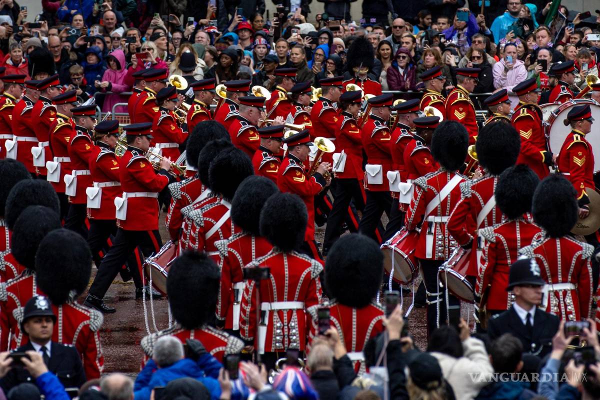 Así inicia el reinado del Carlos III tras una larga espera para ser el monarca británico (fotos)