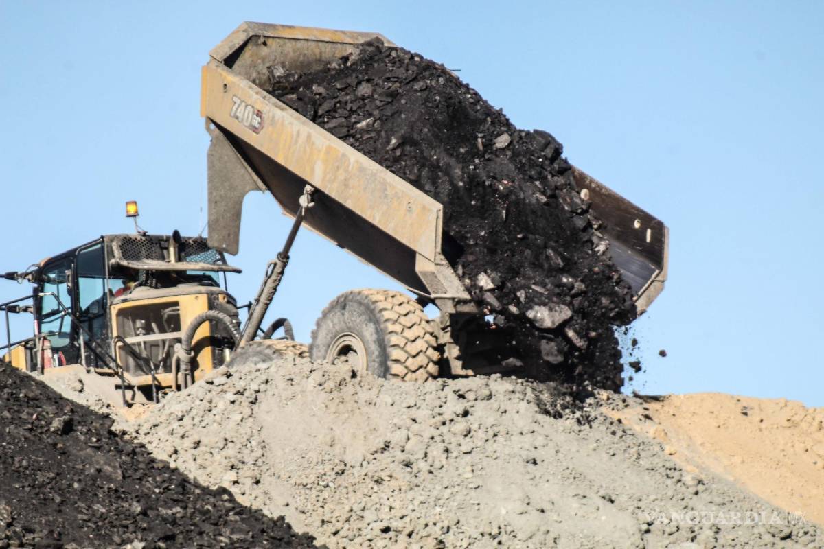 Primeros restos extraídos en Pasta de Conchos corresponden a minero de 22 a 30 años de edad