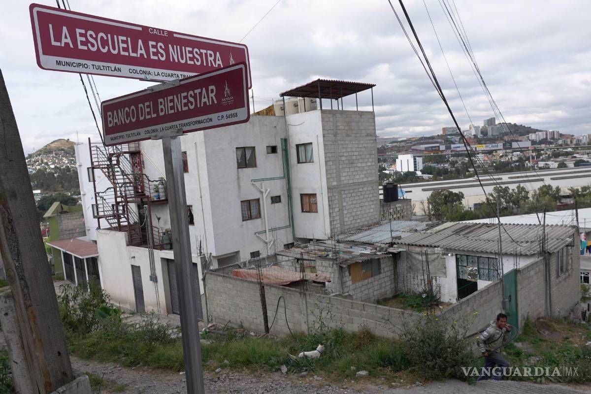 Vecinos de la colonia ‘Cuarta Transformación’ están inconformes; retiran letreros de calles