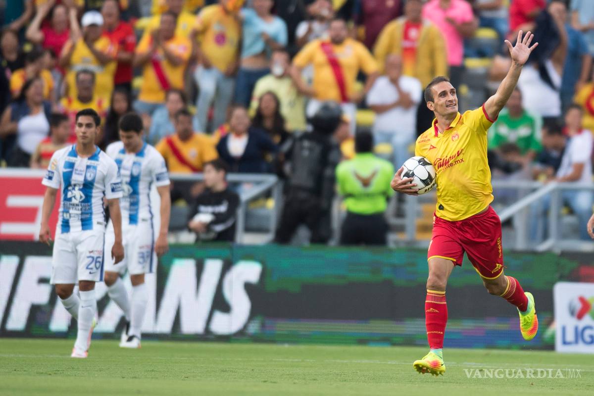 $!Pachuca no tiene piedad y despedaza al Morelia con goleada