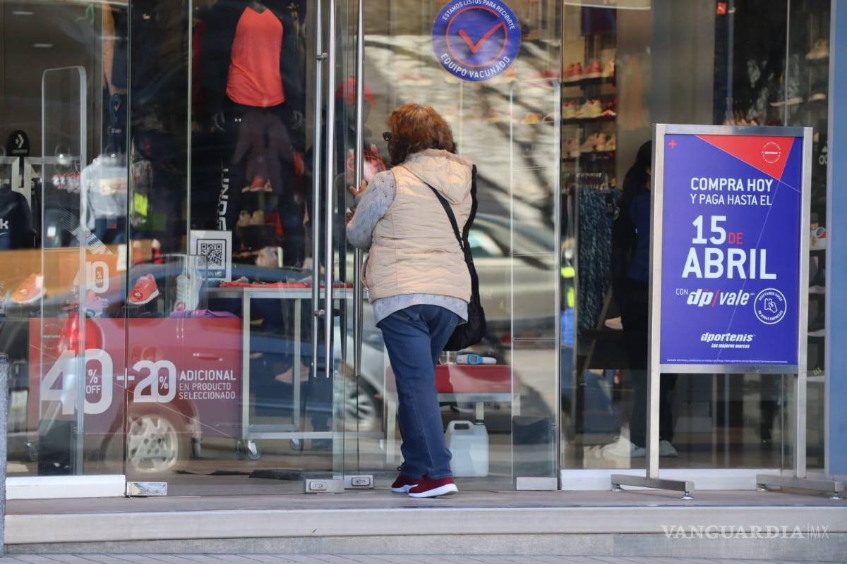 Arrecia ola de contagios en centro de Saltillo; comercio baja la guardia en medidas sanitarias