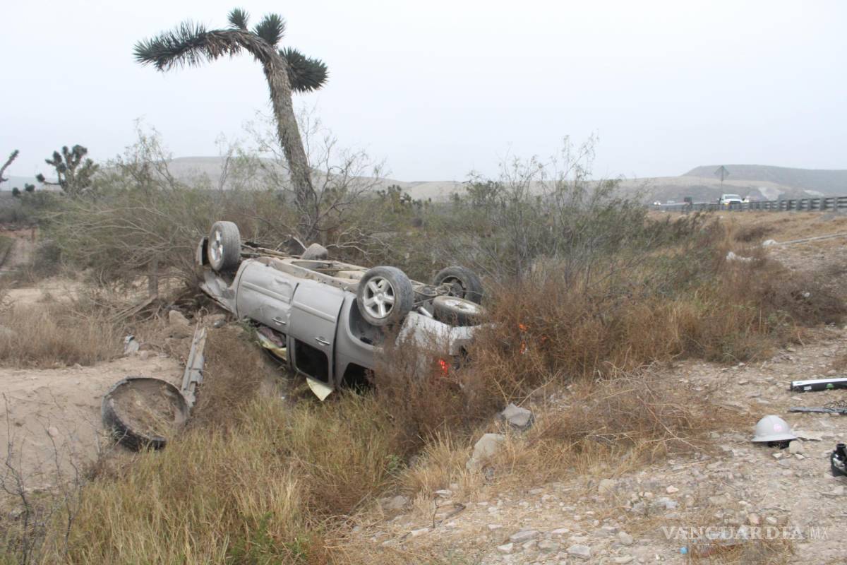 Volcadura sarandea a paisanos en el libramiento norponiente de Saltillo