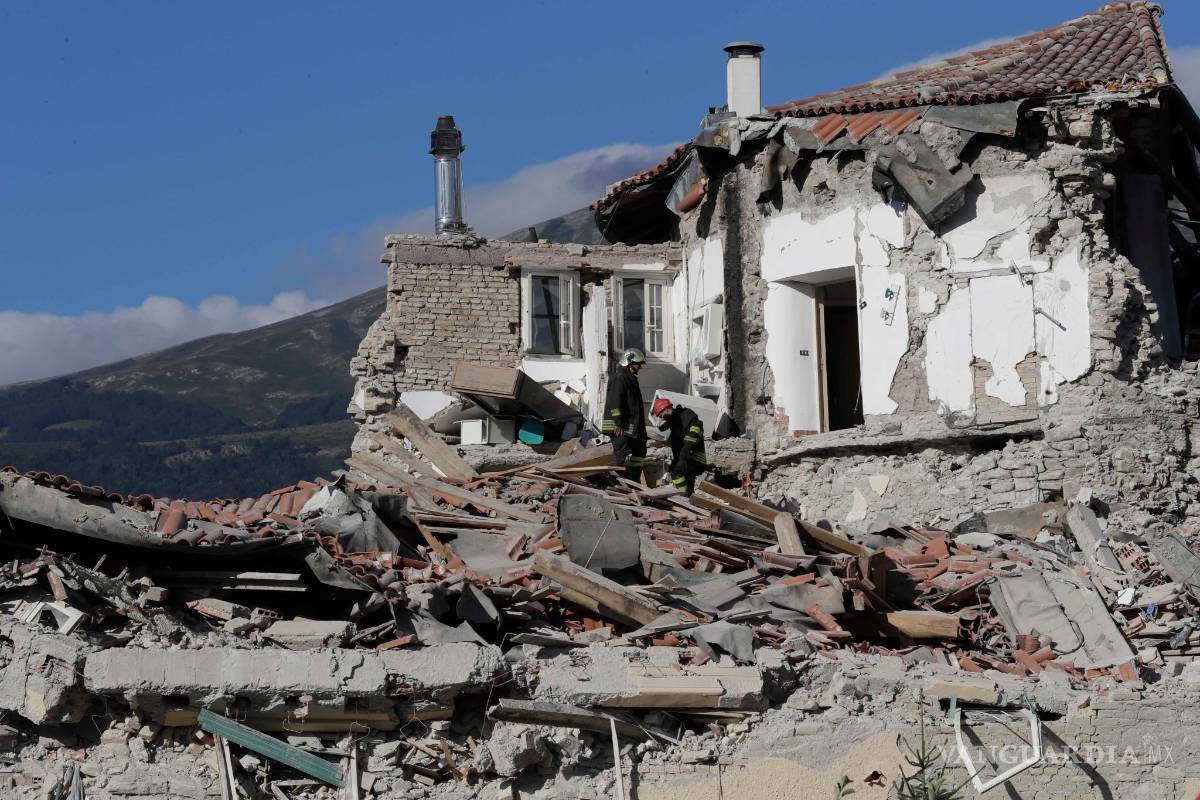 $!Sube a 159 cifra de muertos tras fuerte terremoto en Italia