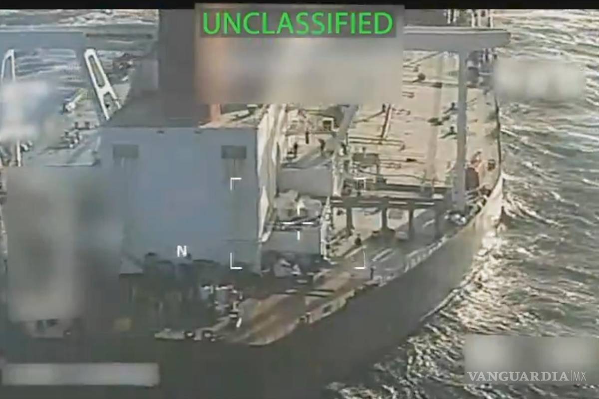 $!Imagen de video publicado en la cuenta de X de Pam Bondi de un petrolero durante su incautación por parte de tropas estadounidenses ante la costa de Venezuela.