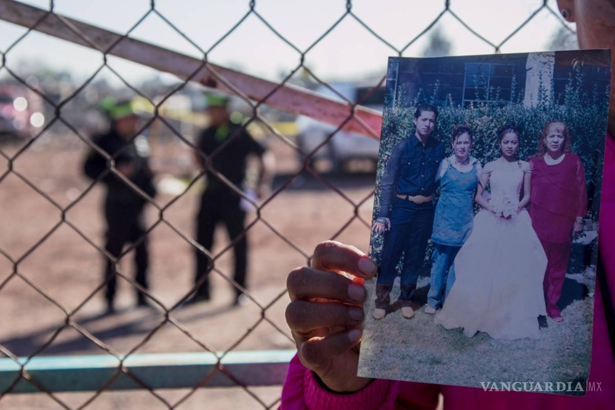 Buscan a víctimas de explosión de pirotecnia en Tultepec