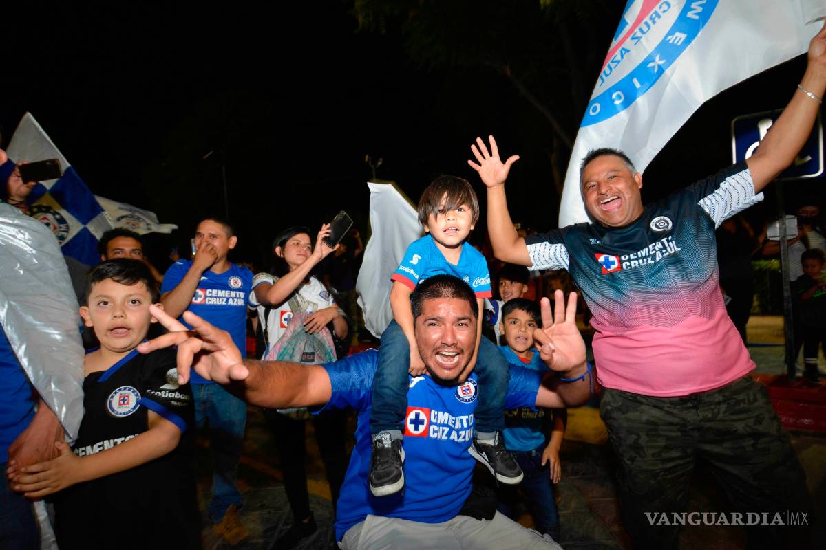 $!Los festejos por Cruz Azul llegaron a Saltillo