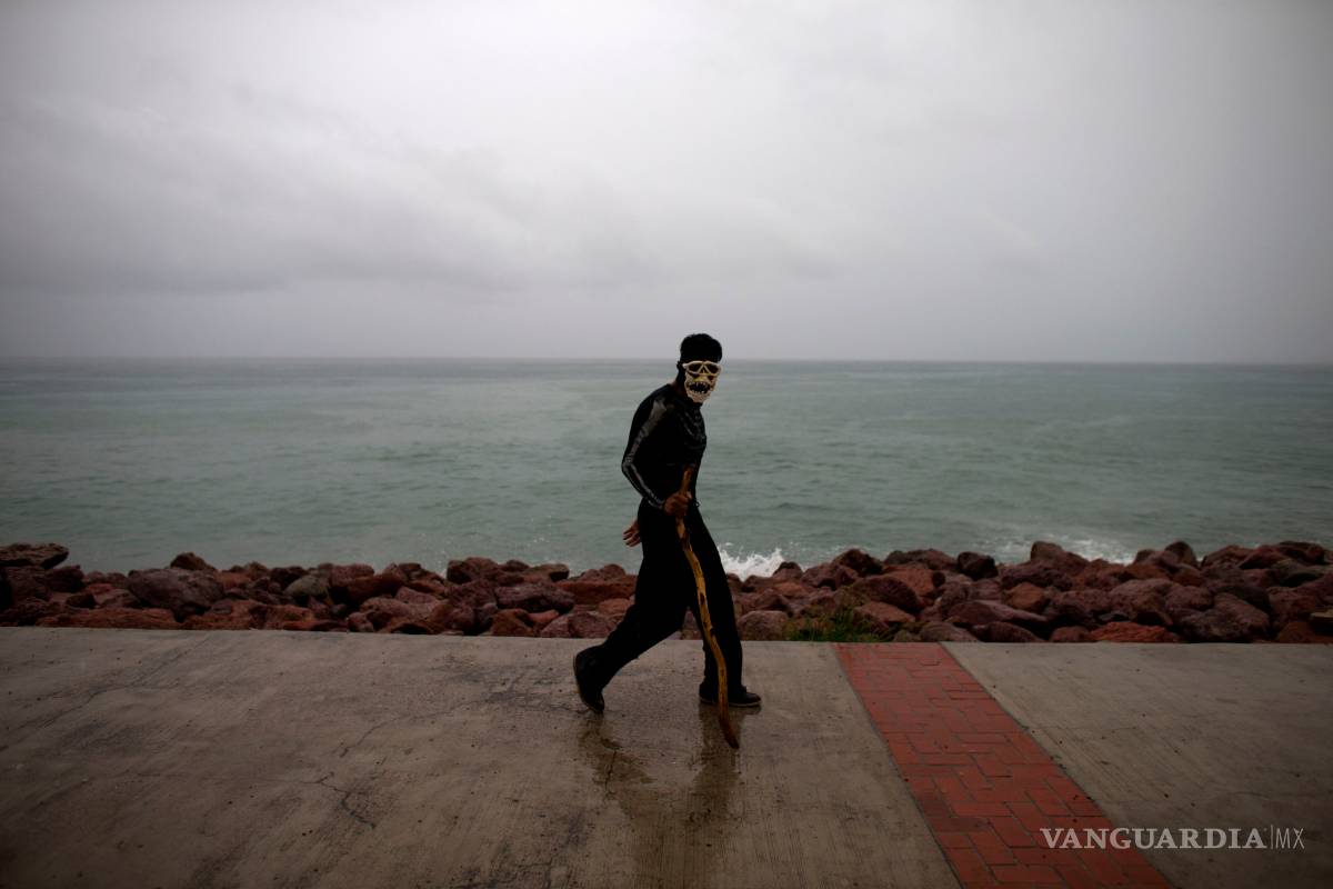 Habilitan teléfono nacional gratuito *5533 por huracán Patricia