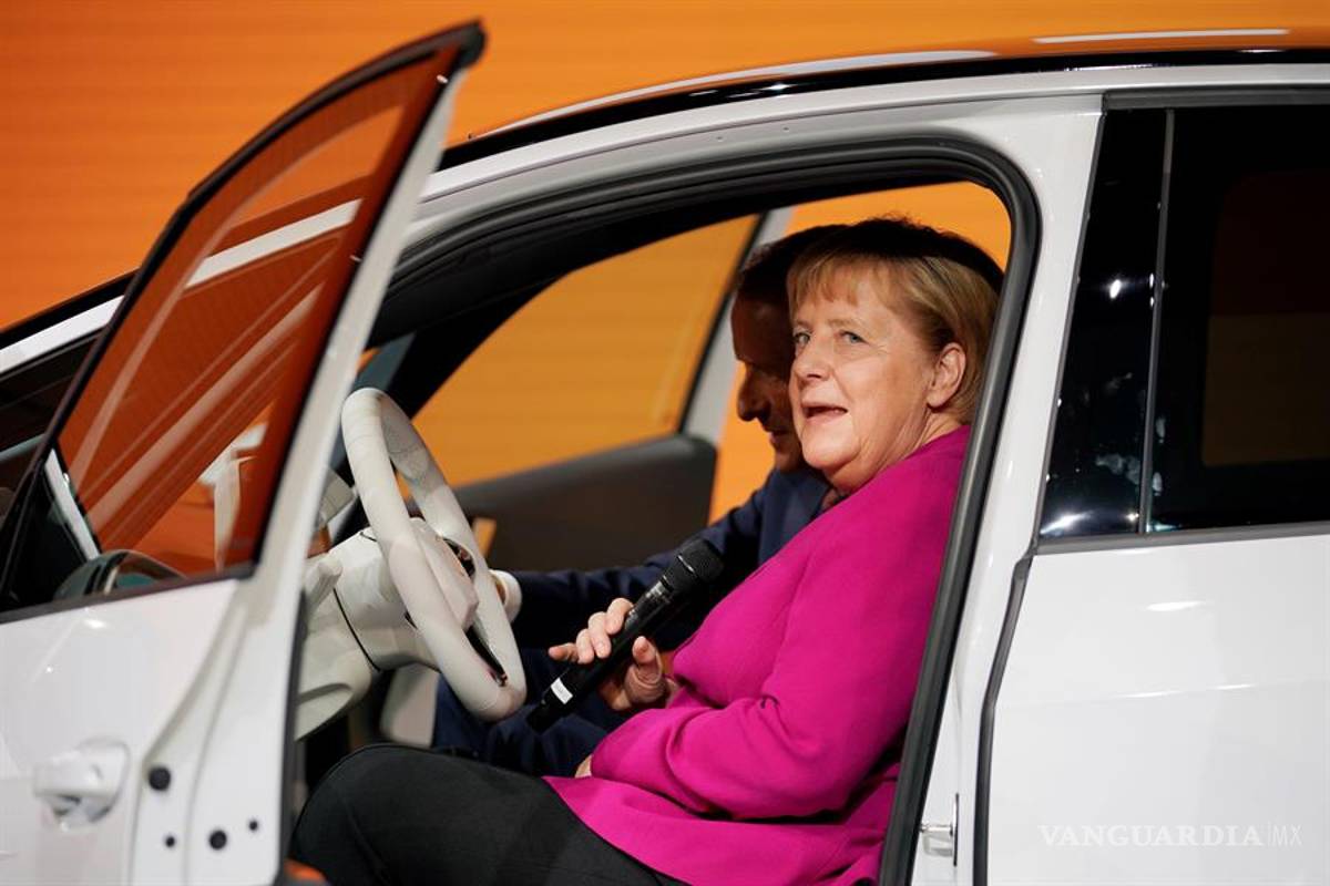 $!Angela Merkel inaugura el Salón Internacional del Automóvil en Frankfurt, no te puedes perder estas imágenes