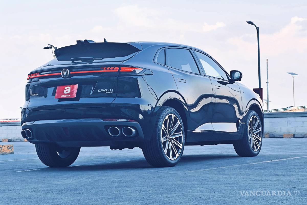 $!Impulsado por un motor turbo de 2.0 litros, el UNI-K ofrece 233 hp y modos de tracción 2WD y 4WD para distintos terrenos.