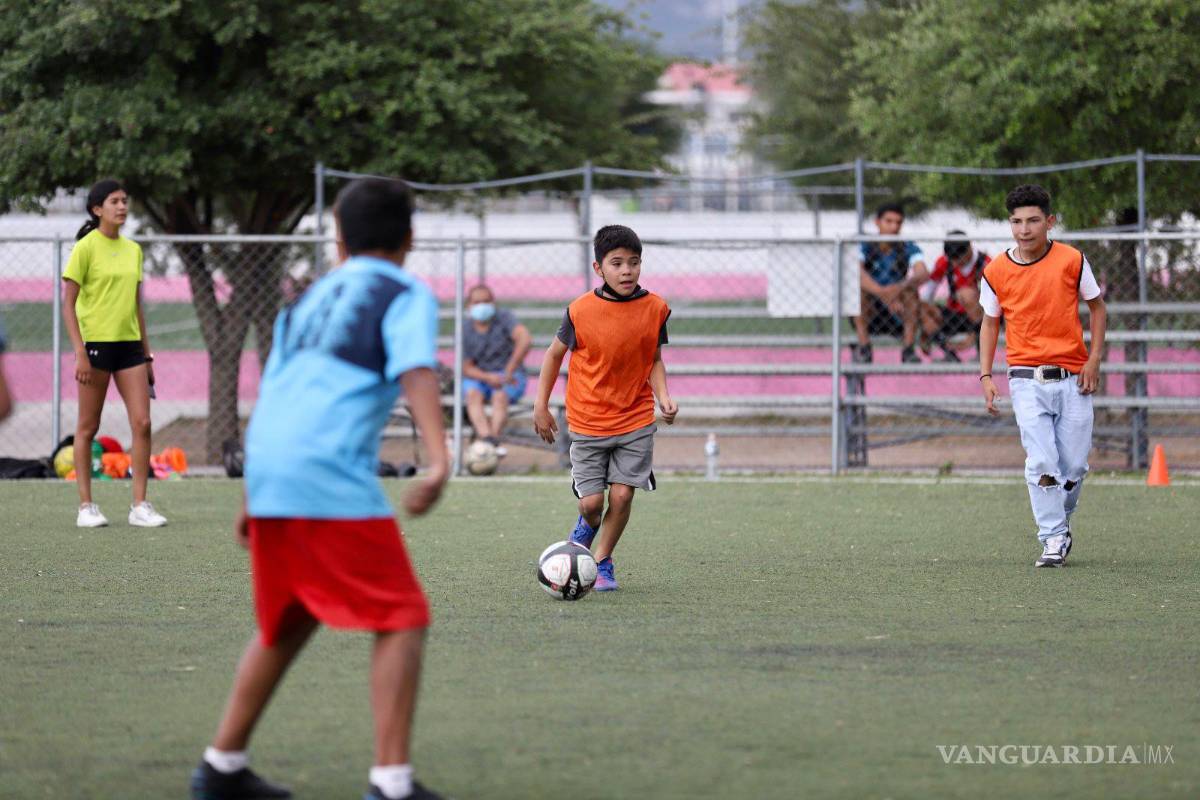 $!Futbol, tochito “bandera”, beisbol, softbol, box y natación es lo que los saltillenses pueden practicar en las instalaciones municipales.