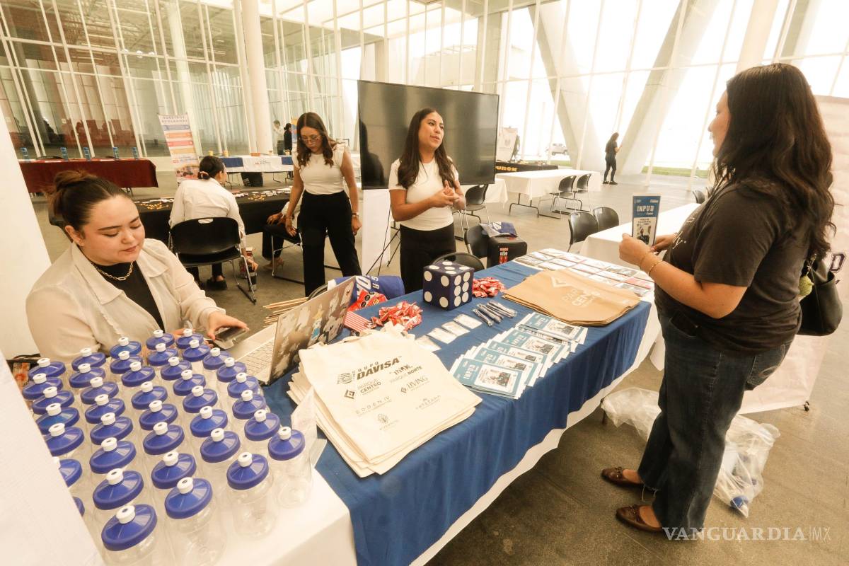 $!Representantes de Grupo Davisa participaron en el Talent Boost para acercar a estudiantes de la UAdeC opciones de prácticas profesionales.