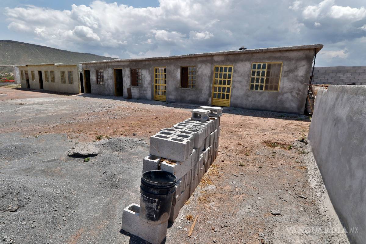 Construye matrimonio casa-hogar en ejido de Saltillo, para personas de la tercera edad