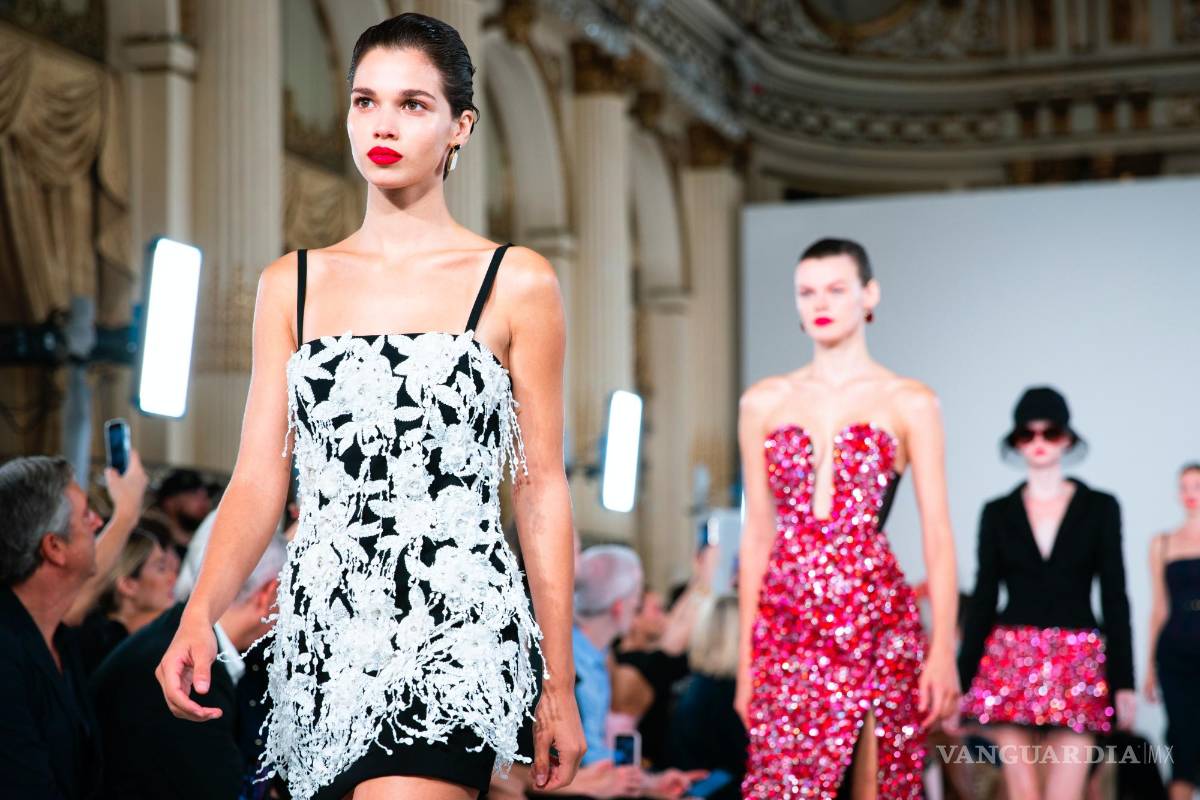 $!La colección Otoño 2022 de Carolina Herrera se modela durante la Semana de la Moda de Nueva York.
