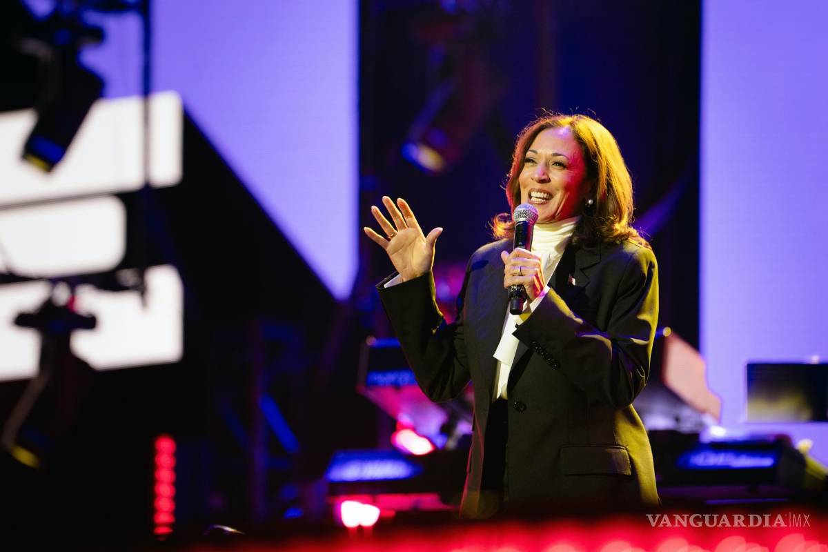 $!La vicepresidenta Kamala Harris tiene a su favor el hecho de que la gente la conoce y podría sustituir a Biden.