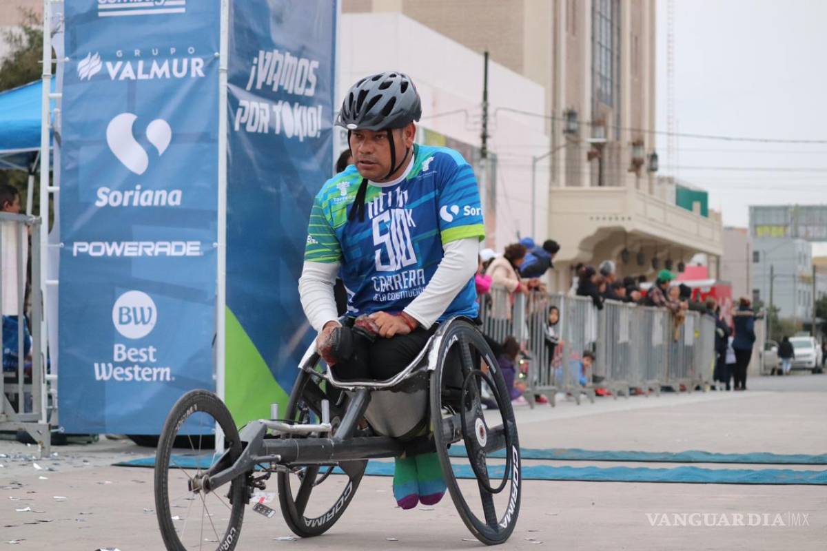$!Reúne a más de 1,500 atletas 'Carrera de la Constitución' en Torreón