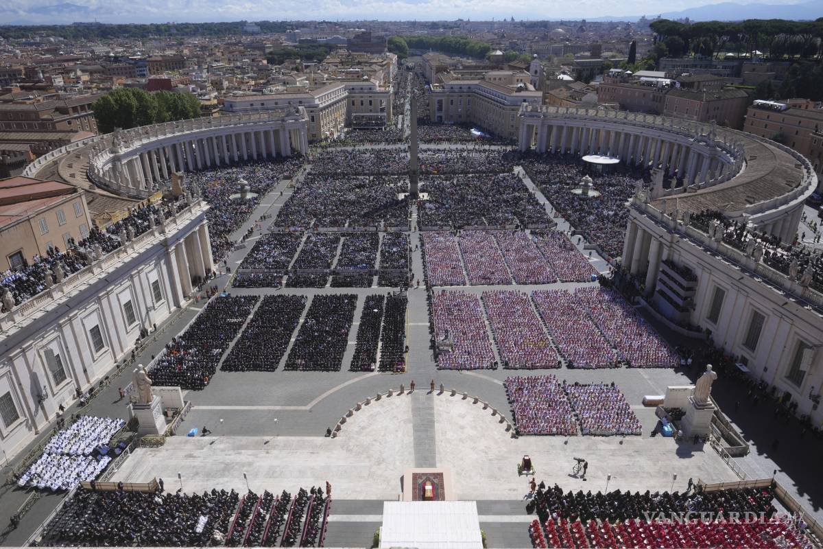 $!Vista de la Plaza de San Pedro del Vaticano durante el funeral del papa Francisco.