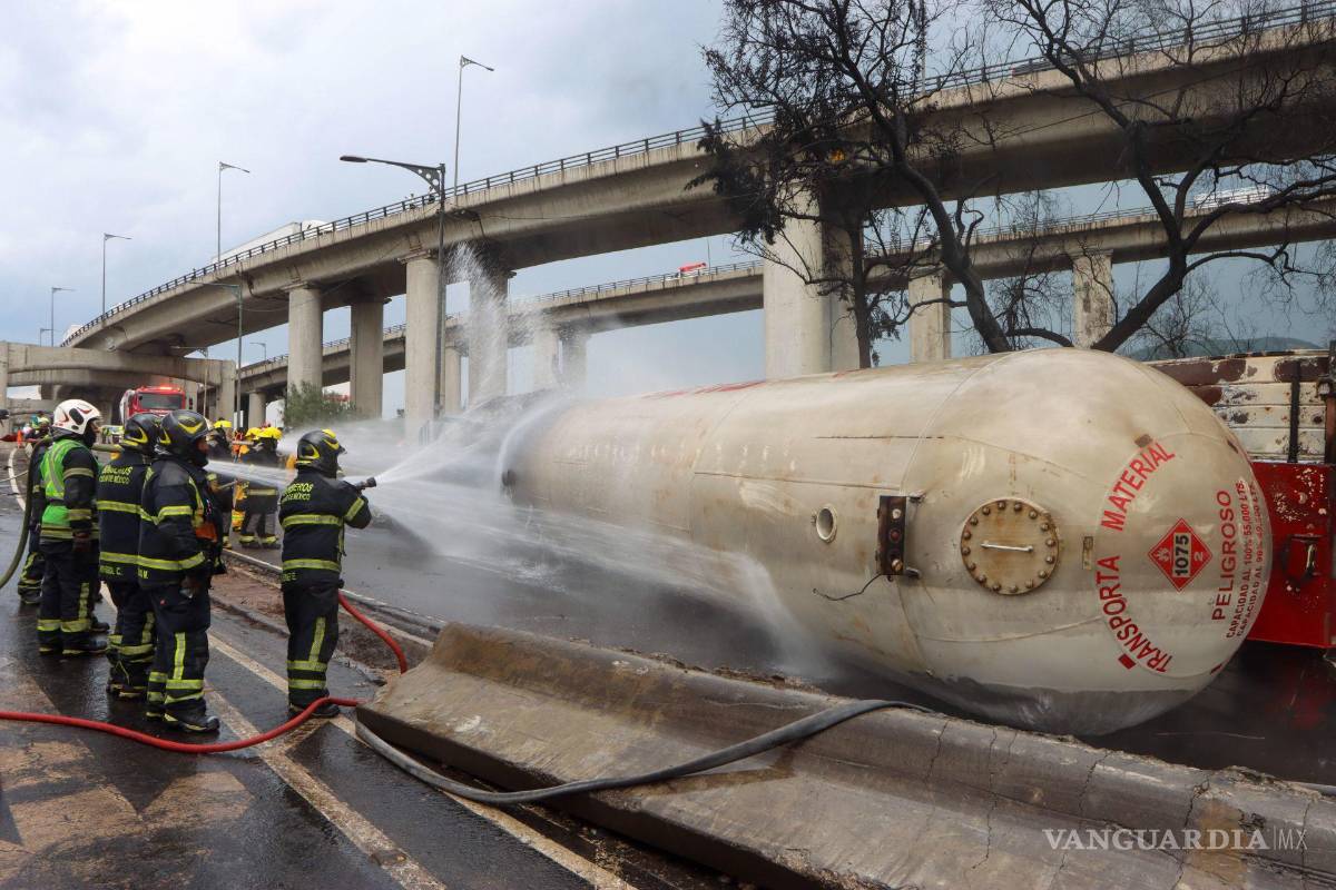 Manifestantes exigen destinar recursos del festejo patrio a las familias del incidente de Iztapalapa