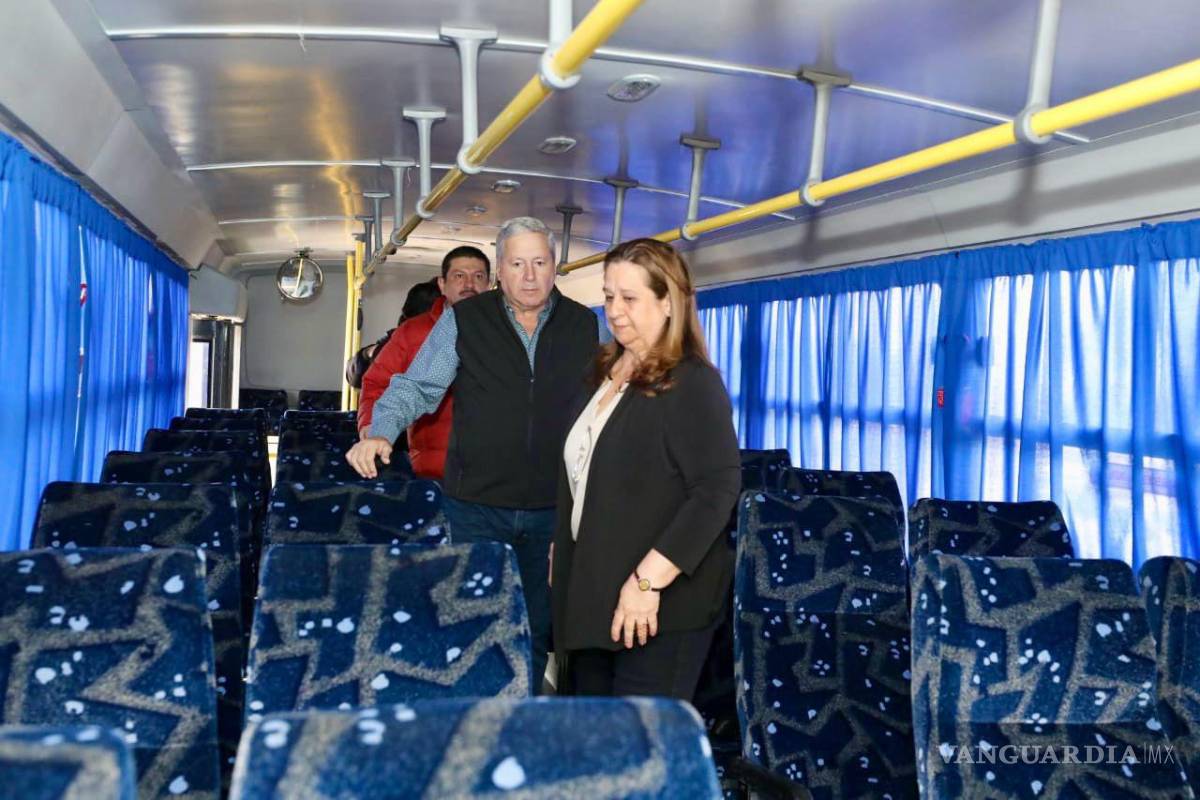 $!El vehículo servirá para el traslado de personas a quien atiende el DIF Saltillo.