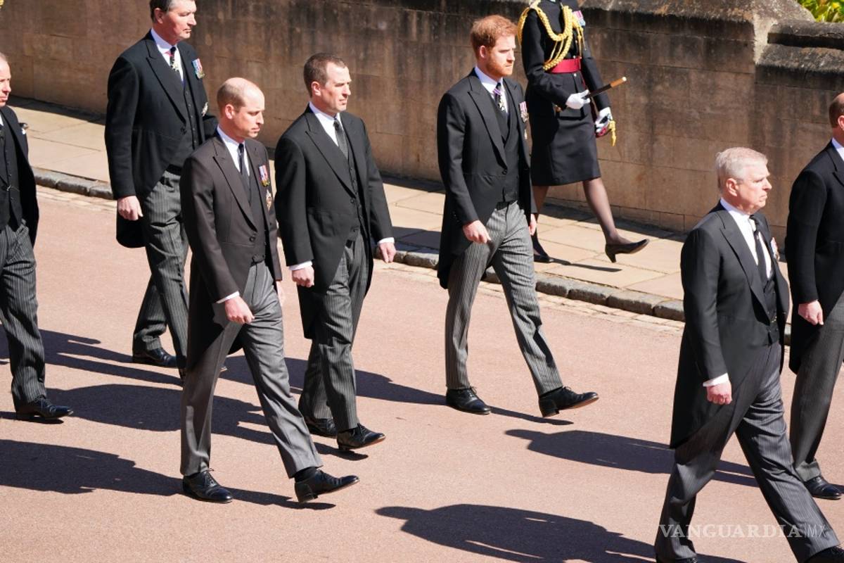 $!Guillermo y Enrique se reencuentran en el funeral de su abuelo, el príncipe Felipe