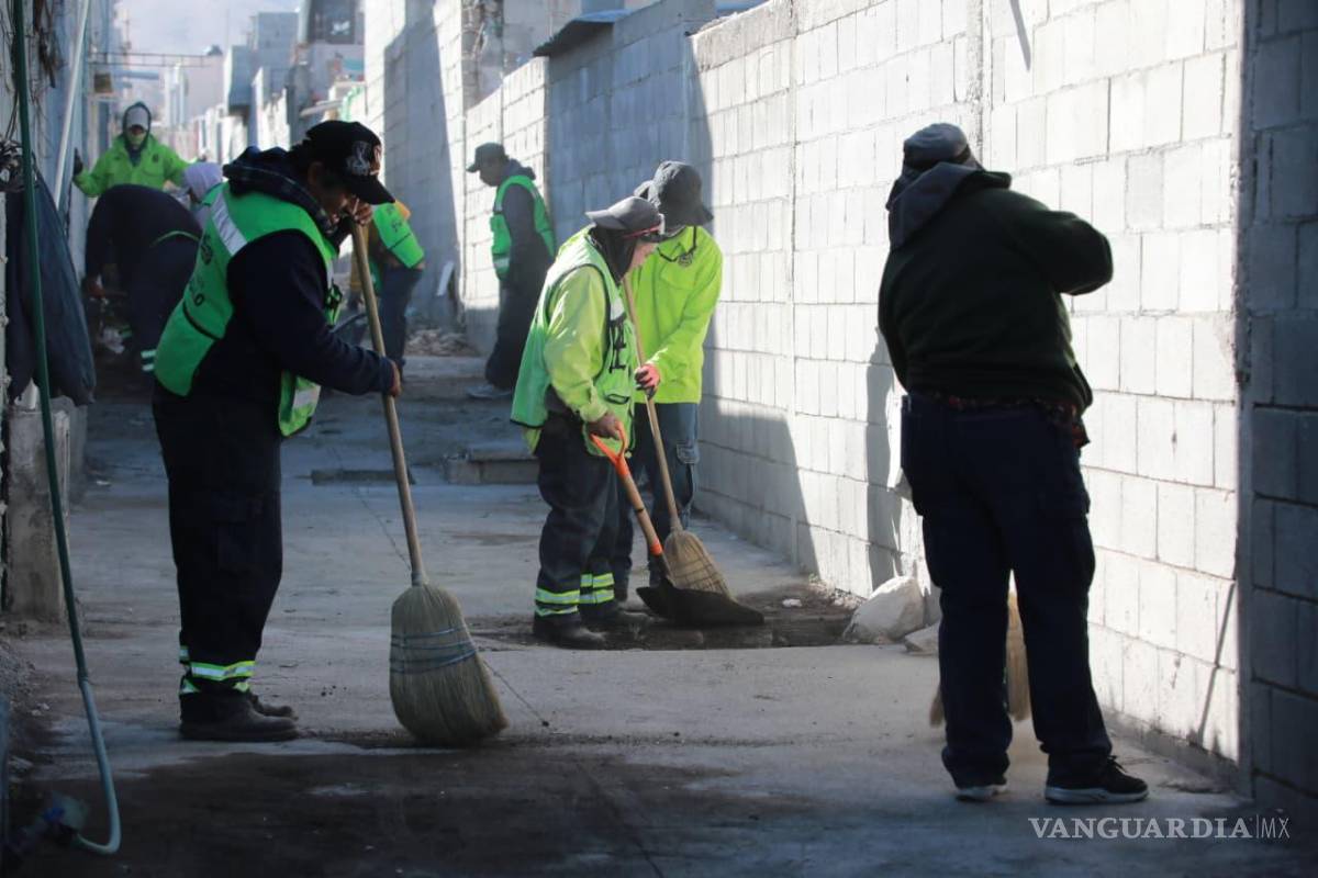 $!Gobierno de Saltillo refuerza limpieza profunda en Mirasierra y Vicente Guerrero con programa ‘Aquí Andamos’