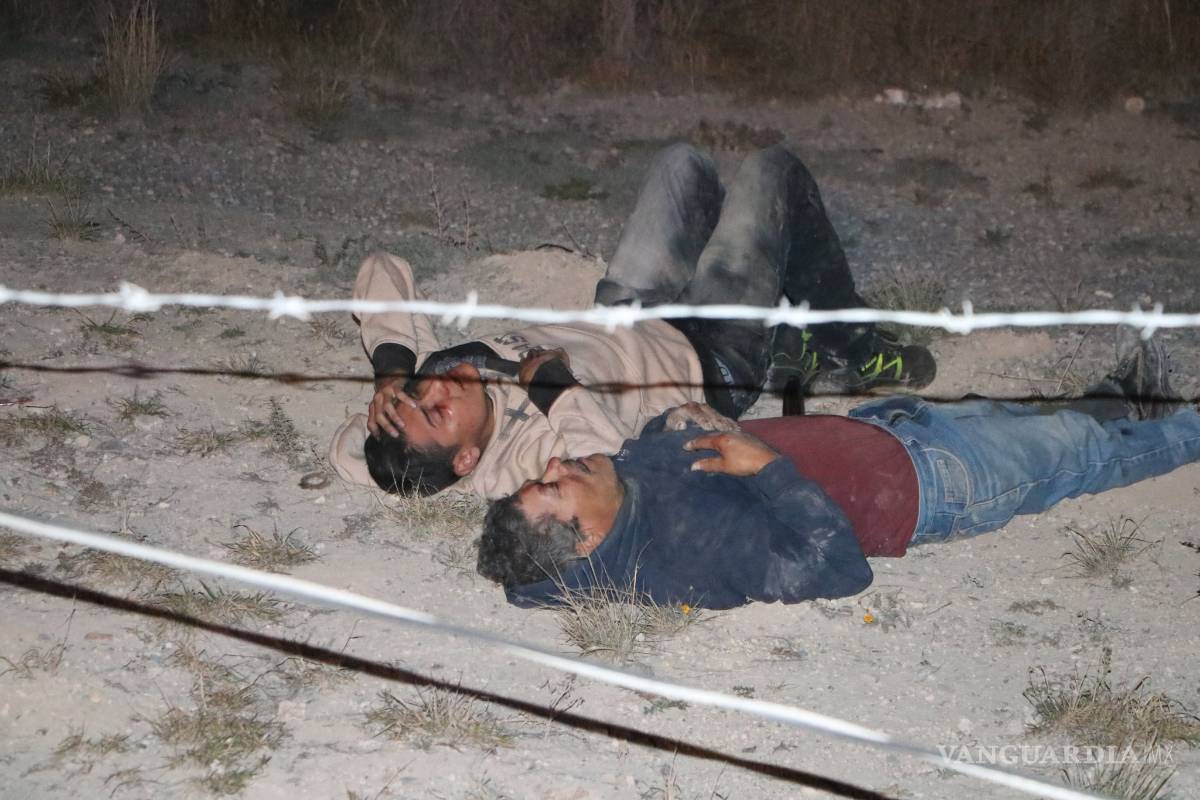 $!Denuncian que policías de Arteaga 'cazan' a parroquianos al salir de bar; provocan volcadura