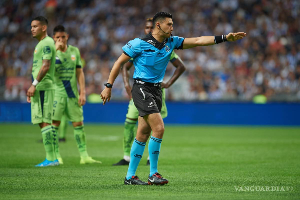 Arbitraje explota luego de que los quieran culpar de la alineación indebida del América