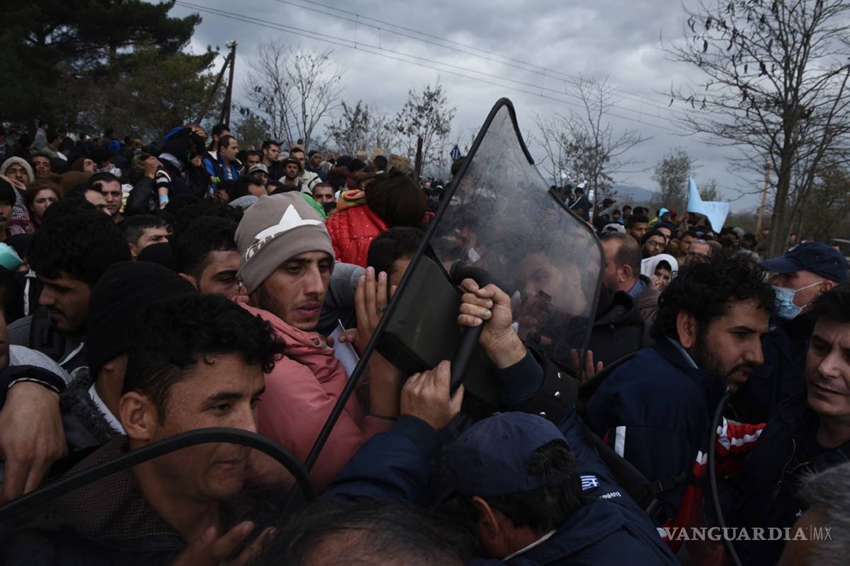 Canadá solo aceptará mujeres, niños y familias como refugiados sirios