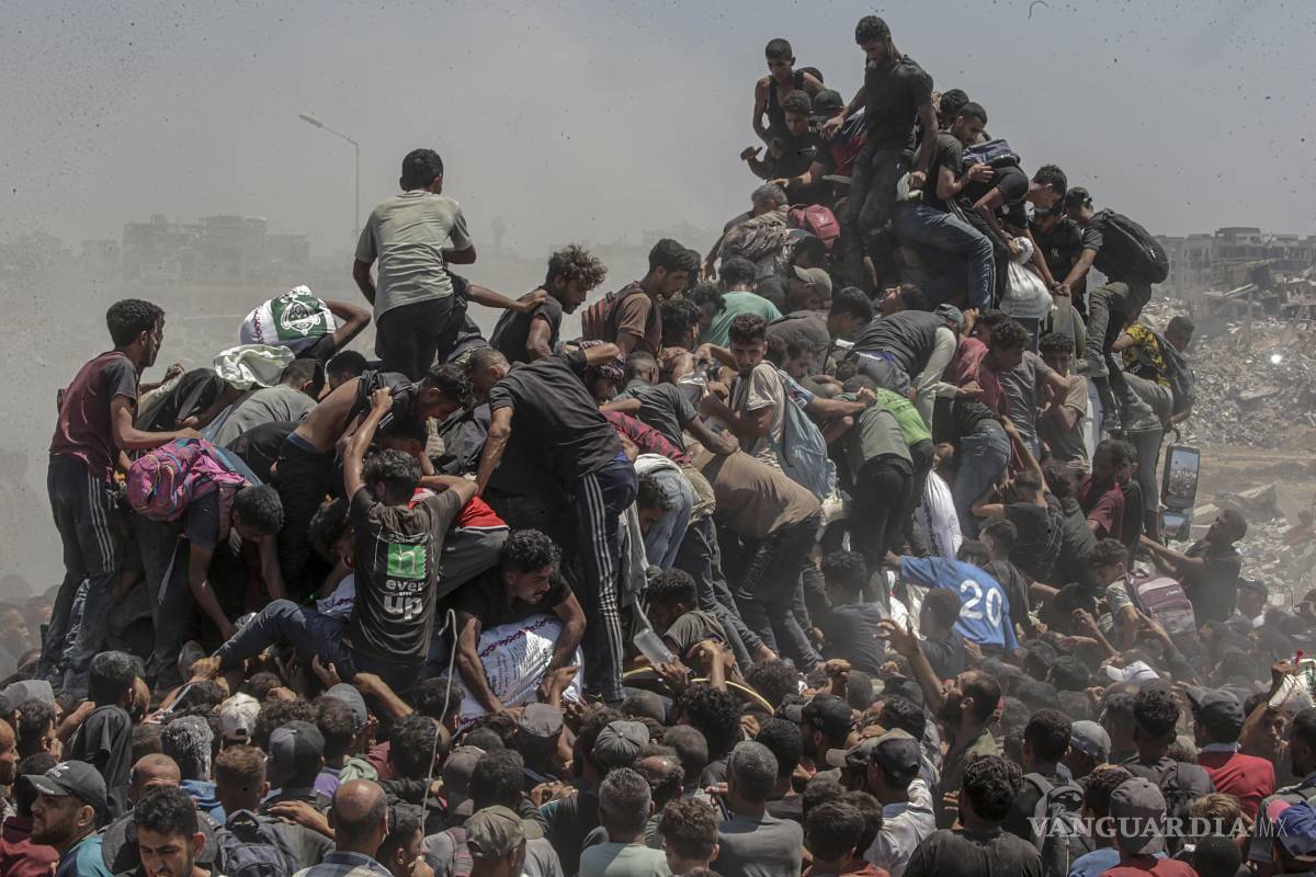 $!El World Press Photo premió este jueves varios trabajos en América Latina que documentan desde las masacres policiales en Brasil hasta el ritual afrodescendiente en Colombia. También ha premiado trabajos que reflejan el drama humanitario en Gaza, la guerra en Ucrania, la política migratoria en Estados Unidos, los efectos del cambio climático y la lucha de comunidades marginadas