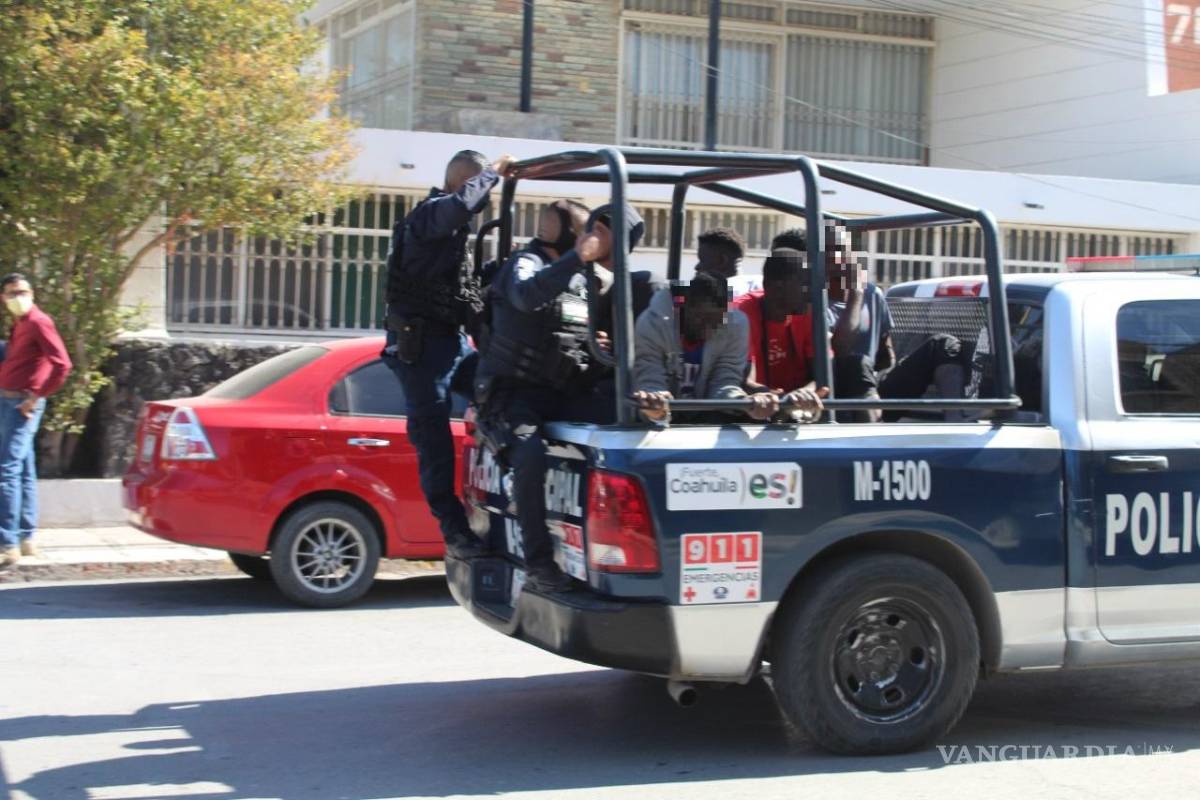 Causan migrantes riña en Saltillo para intentar escapar cuando eran llevados al sur del país