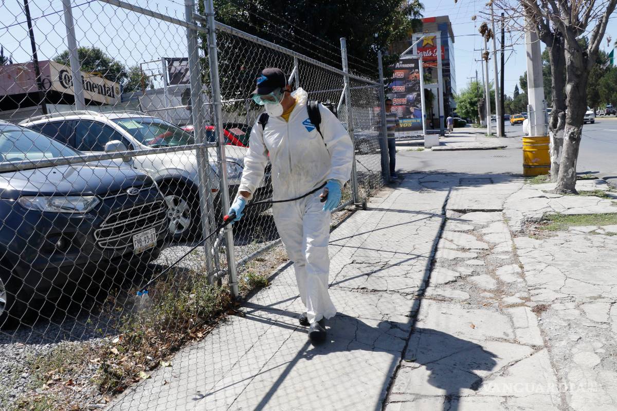 $!Coronavirus: Desinfectan bulevares y colonias en Saltillo por COVID-19