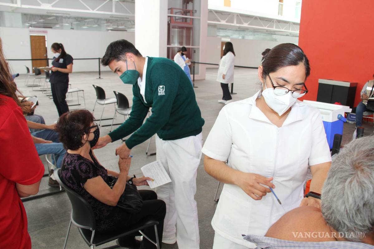 De forma rápida avanza vacunación a profesores en La Laguna