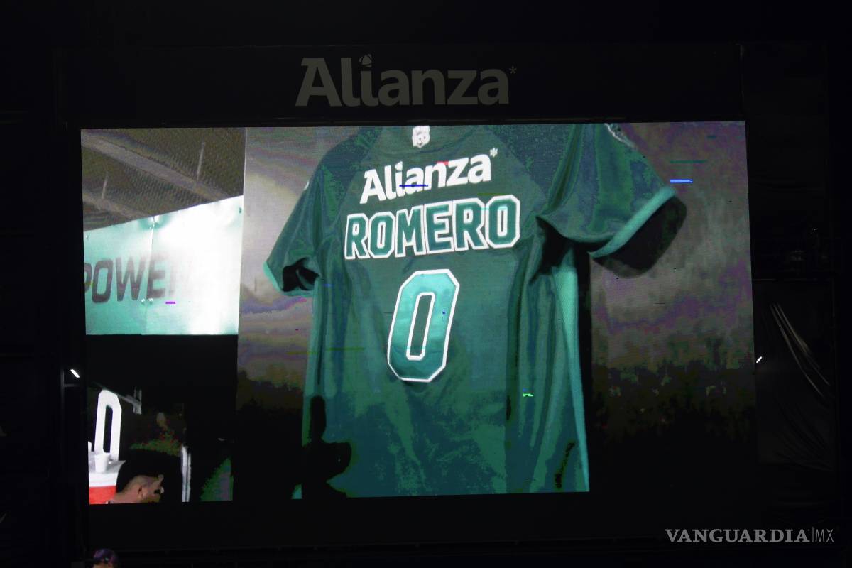 $!Imágenes de Jesús Antonio Romero Valenzuela se proyectaron en la pantalla del Madero como despedida al querido bat boy.