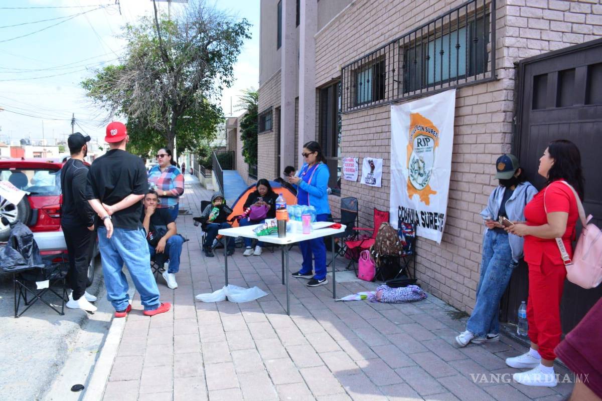 $!El plantón se realizó de manera pacífica; los trabajadores fueron atendidos por la secretaría seccional sin obtener compromisos.