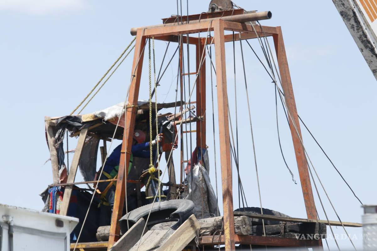 $!Los espacios reducidos complican las maniobras de rescate en la mina.
