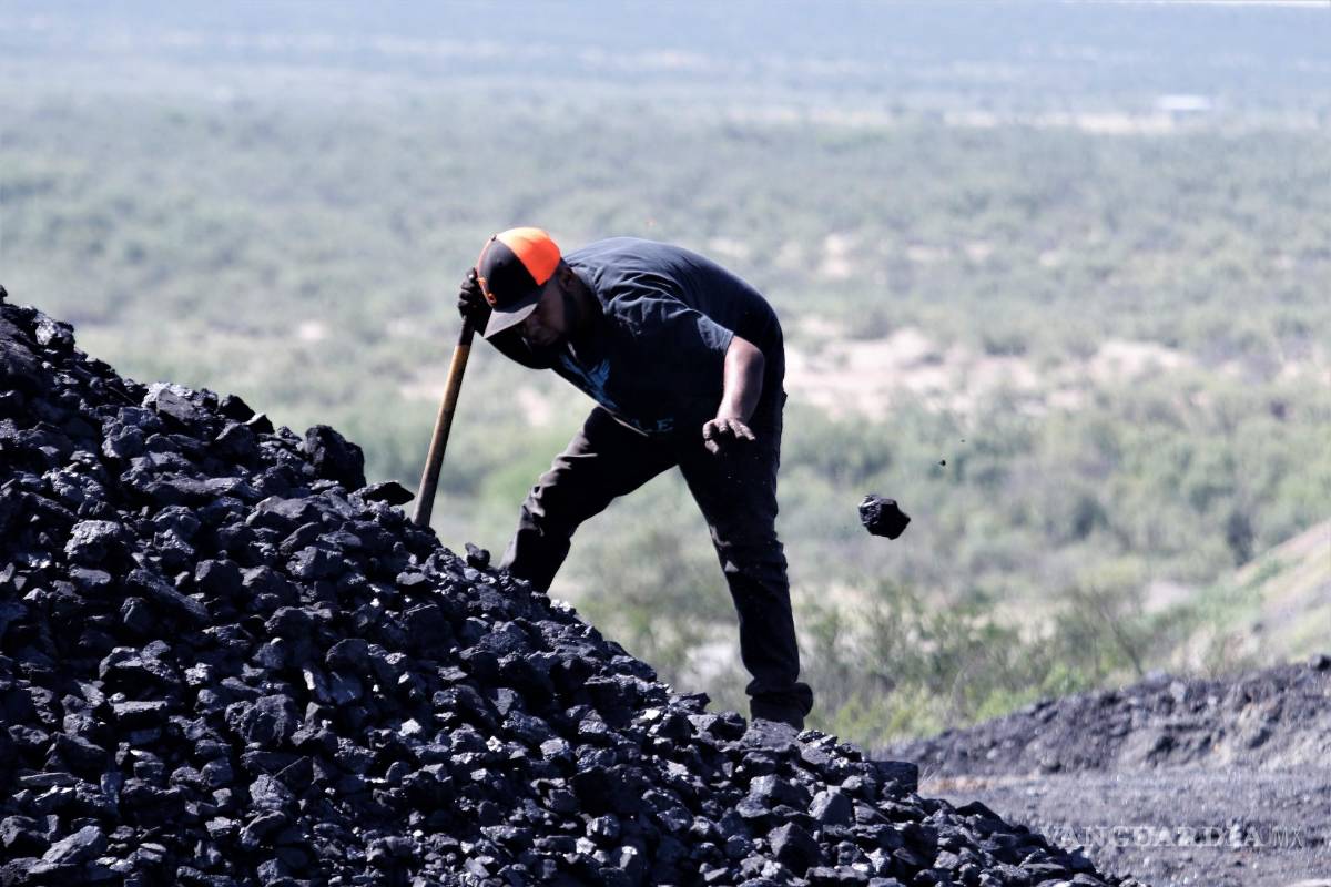 $!La extracción de carbón corre a “toda máquina” en un pozo ubicado en El Mezquite.