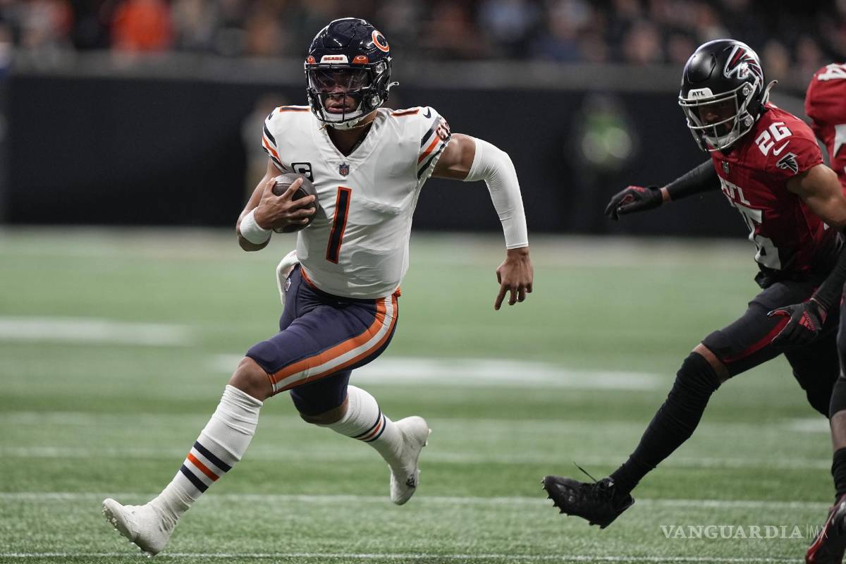 Justin Fields, quarterback de Chicago Bears podría jugar el domingo contra Green Bay