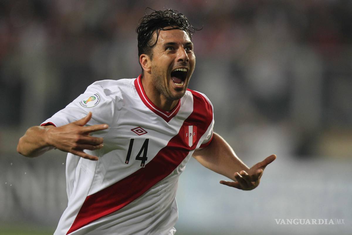 $!Claudio Pizarro cuelga la '14' a los 40 años