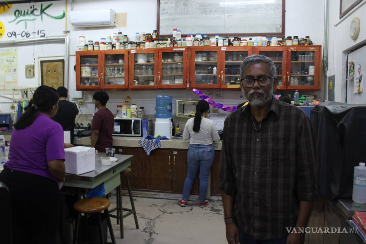 $!En el laboratorio de Biorremediación, estudiantes realizan diversas investigaciones con la finalidad de incidir en la mejora del medio ambiente.