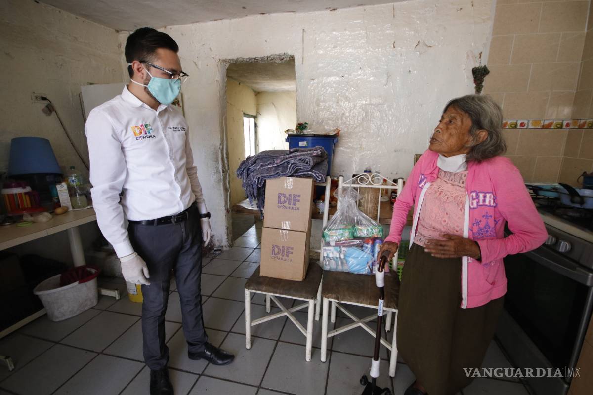 $!Viejecita de 84 años en Saltillo mantiene de limosnas a sus 2 hijos discapacitados