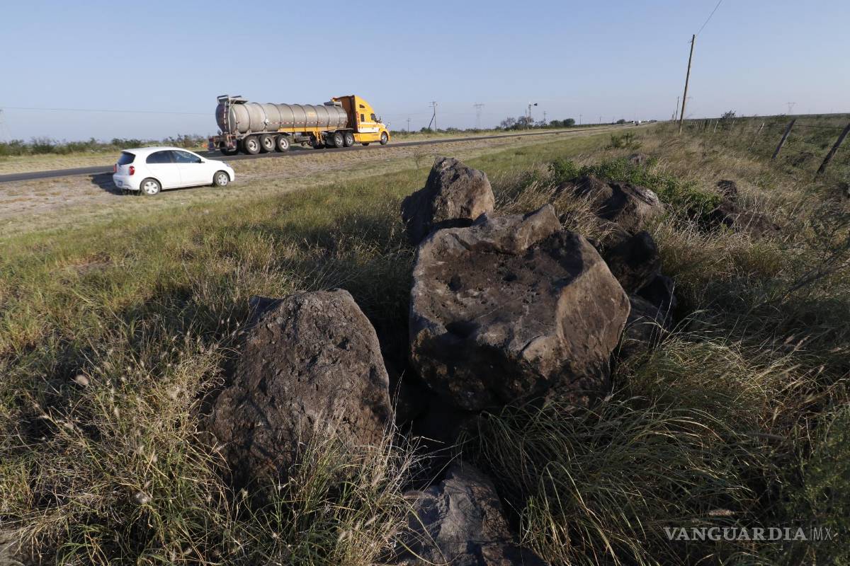 $!A orillas de la ruta 57 están vestigios de la zona volcánica que fue hace millones de años: piedras que sirvieron a los primeros pobladores.