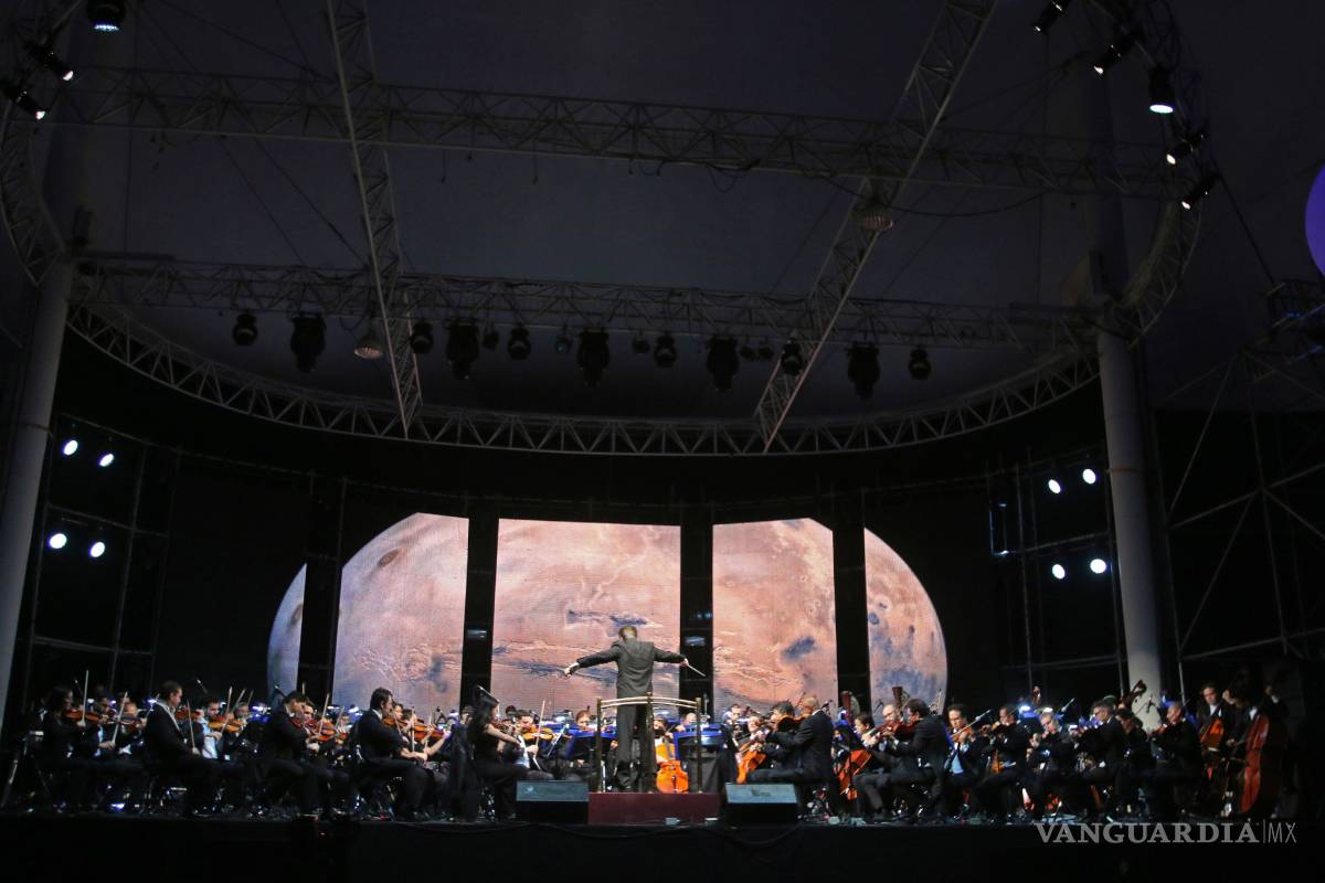 $!Una noche interplanetaria en la FIL