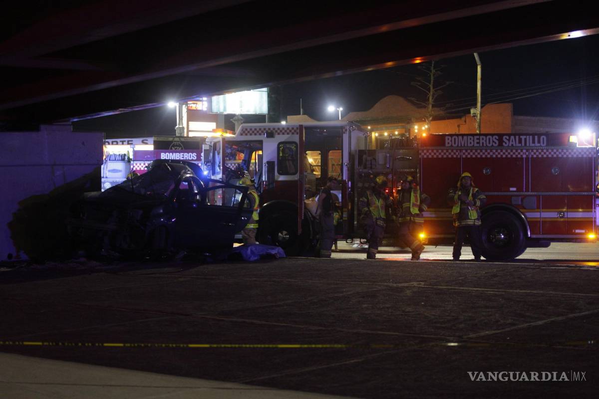 Padre e hijo pierden la vida al impactarse contra puente en V. Carranza