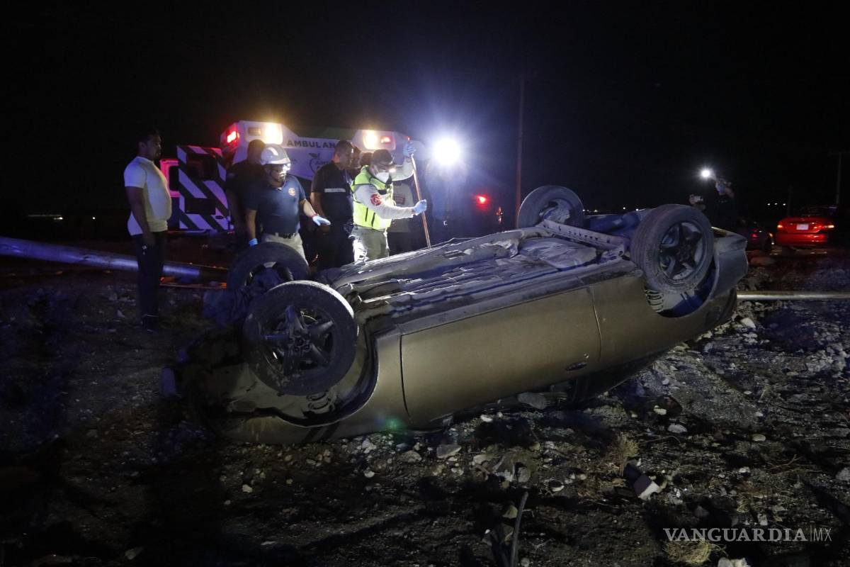 Padre arriesga vida de su hijo por manejar ebrio, en el Libramiento Flores Tapia