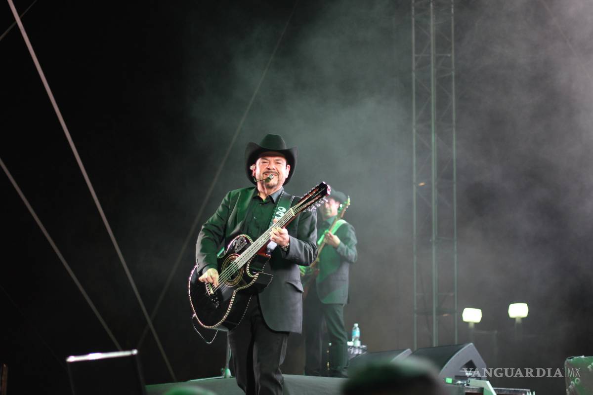 Complace Pesado al público de Saltillo