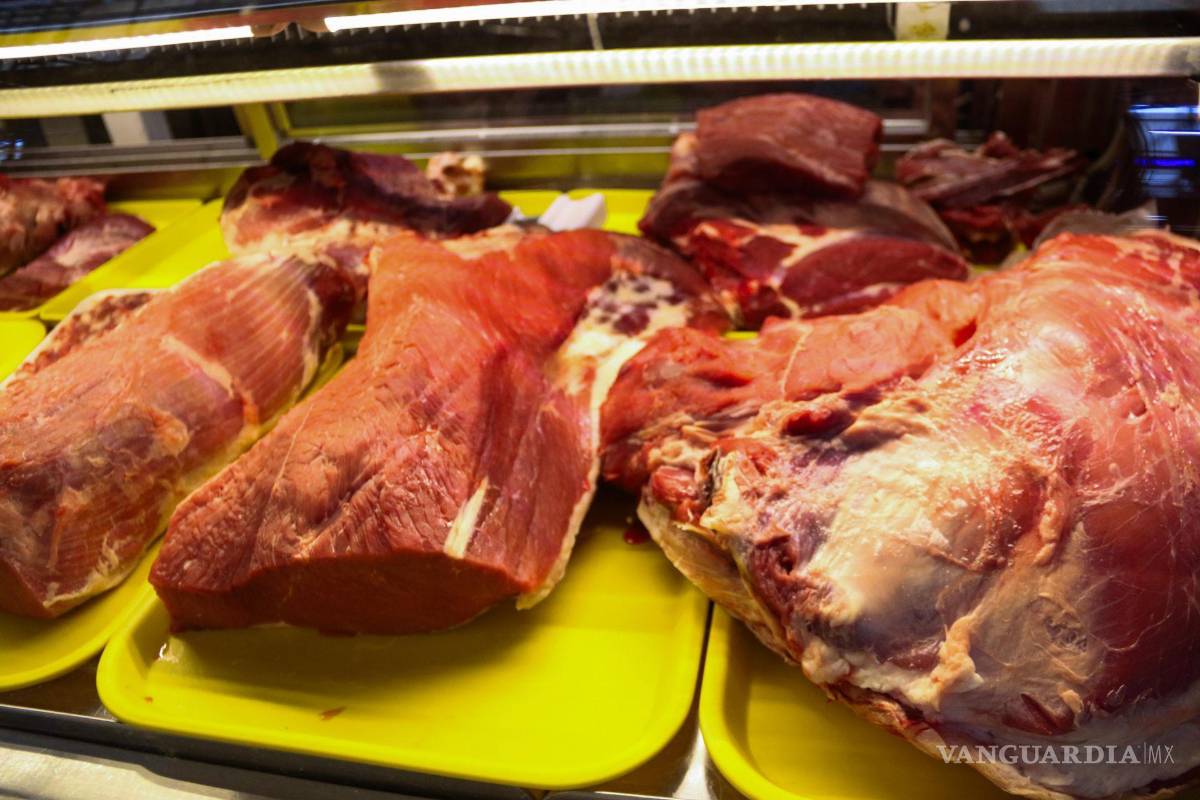 $!Entre enero y abril de 2024, el precio al consumidor de la carne de res subió 32% respecto a los mismos meses de 2020, de acuerdo con datos del Comecarne.