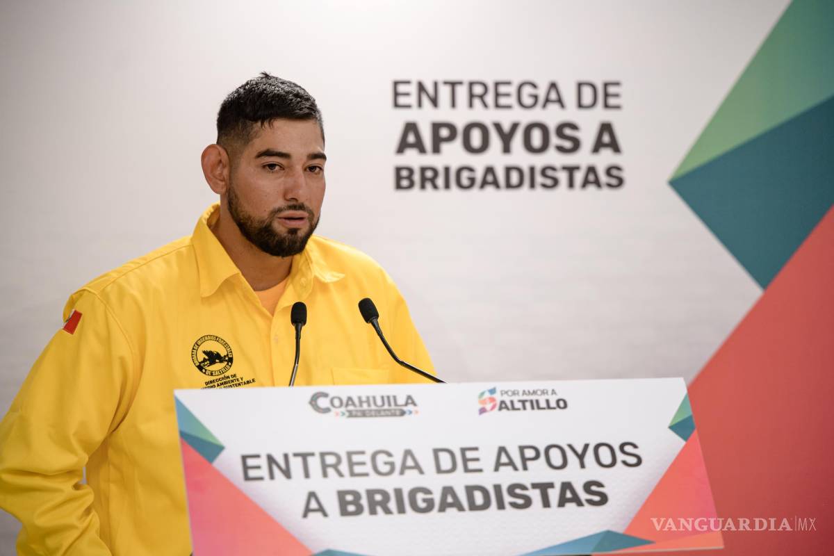 $!Brigadistas forestales recibieron estímulos de 10 mil pesos y equipamiento especializado como parte del fortalecimiento a la respuesta ante emergencias naturales.