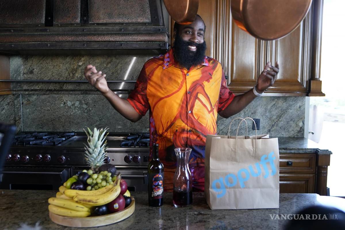 Sacrificará James Harden su salario por tener un mejor equipo