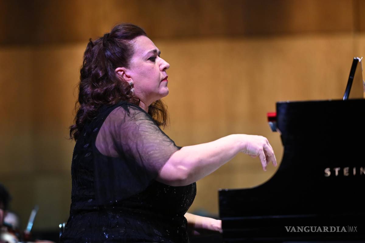 $!La Orquesta Metropolitana de Saltillo llena el Teatro de la Ciudad con Mariana Chabukiani y un estreno